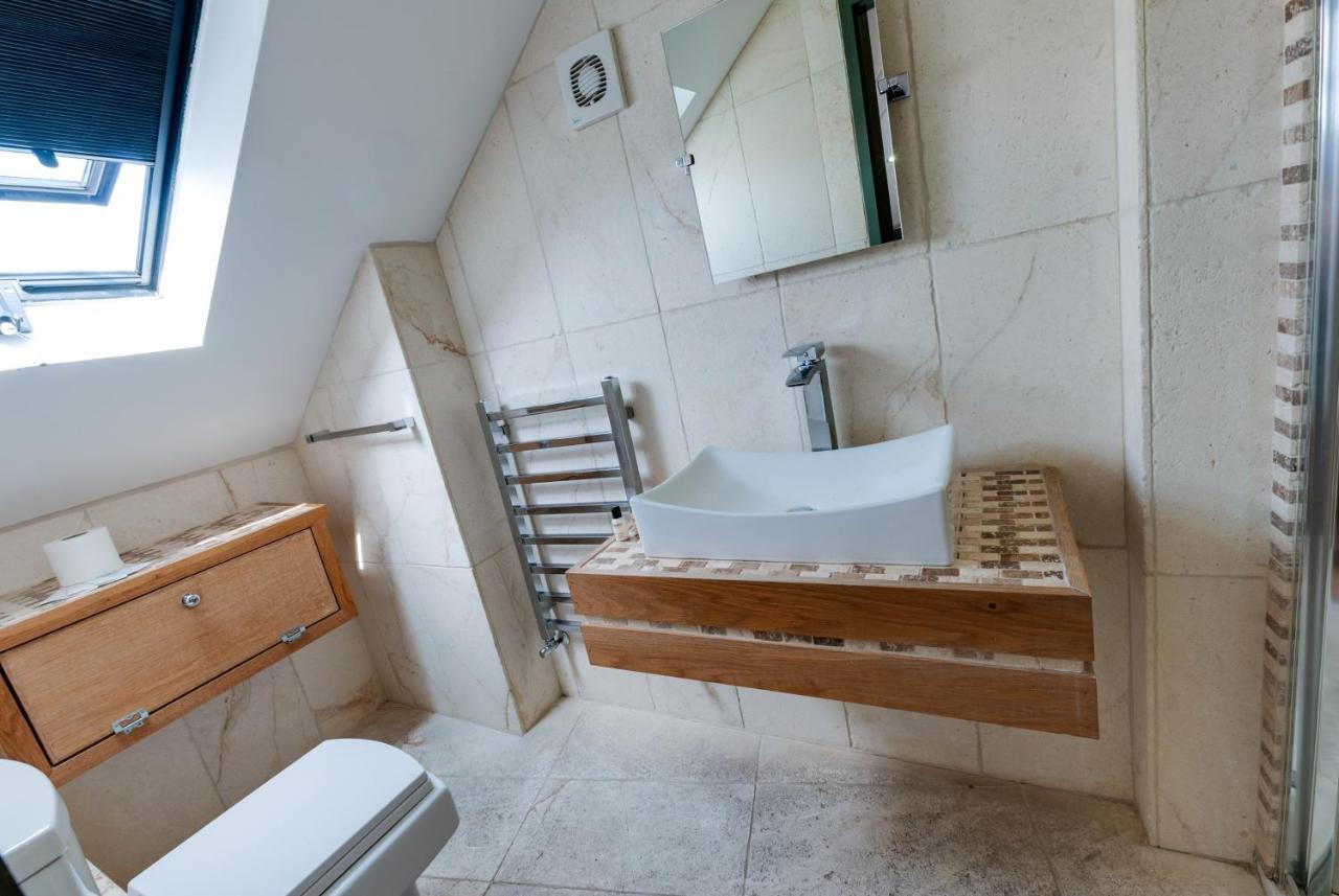Base Serviced Apartments - Sir Thomas Street Ливърпул Екстериор снимка