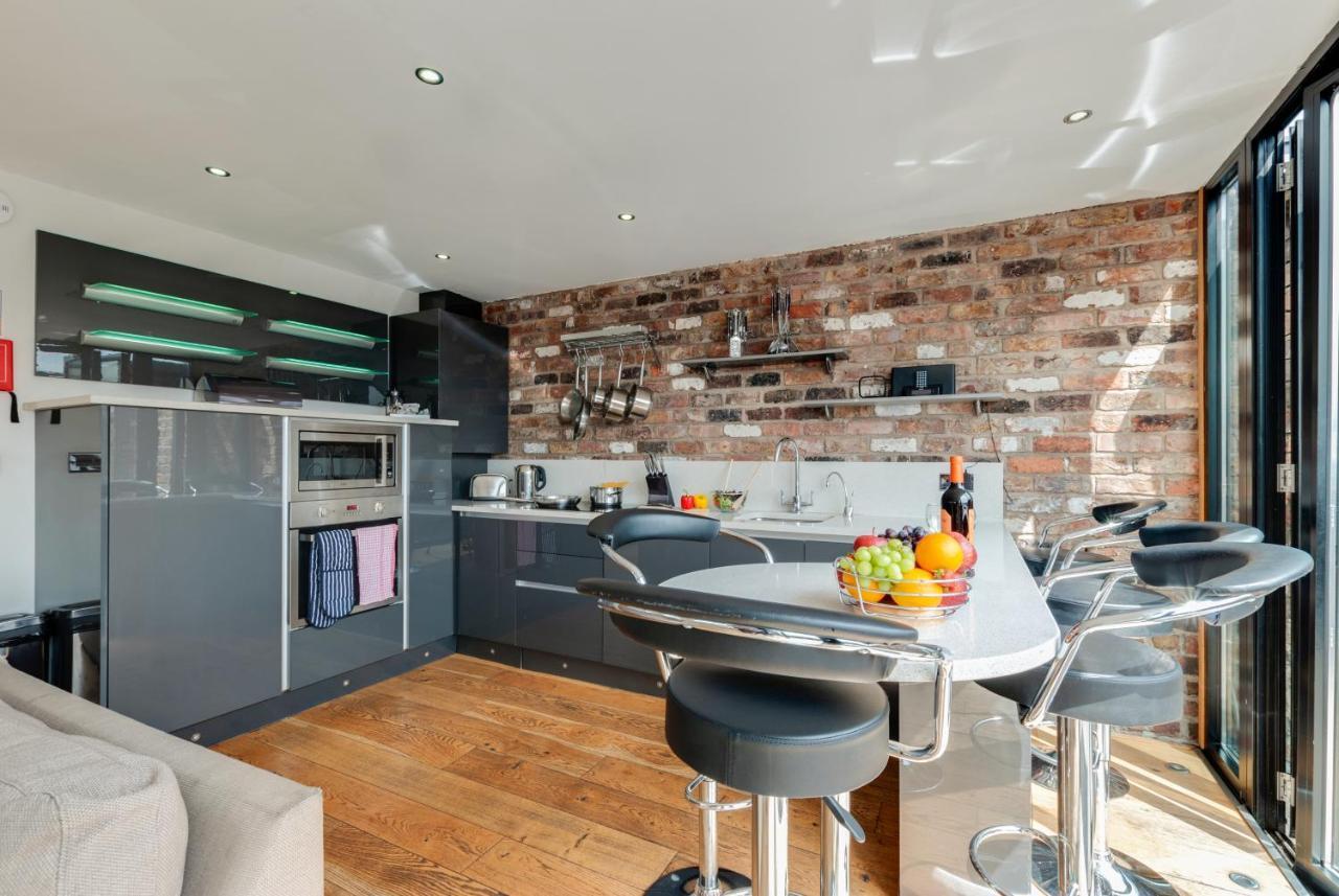 Base Serviced Apartments - Sir Thomas Street Ливърпул Екстериор снимка