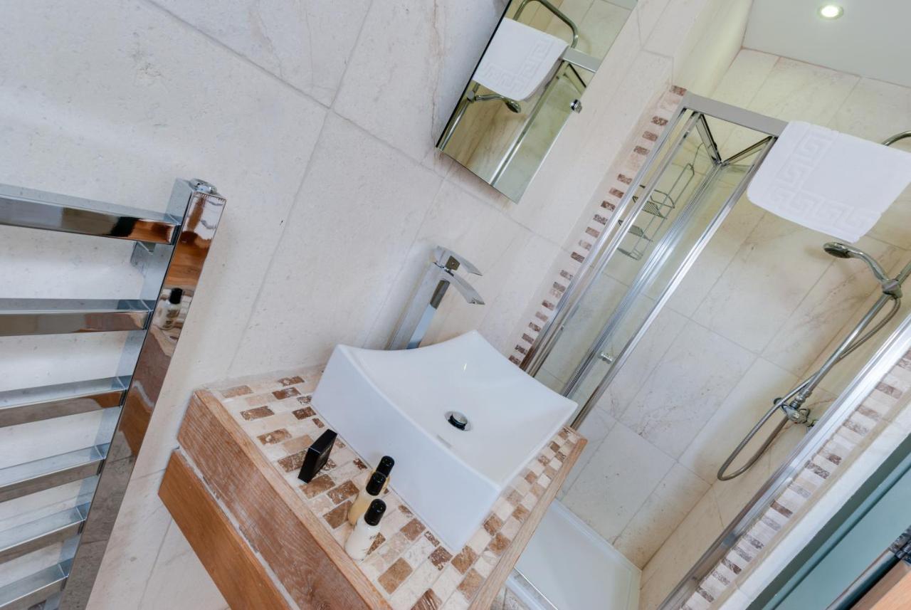 Base Serviced Apartments - Sir Thomas Street Ливърпул Екстериор снимка