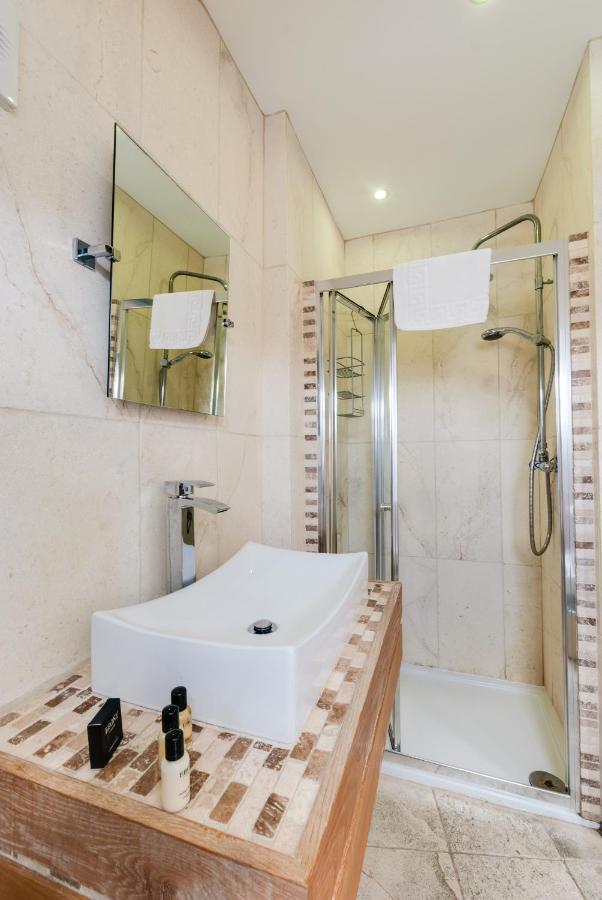 Base Serviced Apartments - Sir Thomas Street Ливърпул Екстериор снимка